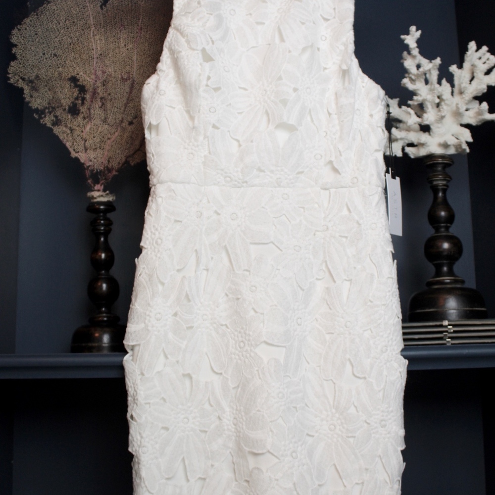👗HP👗 ASTR stunning white lace dress - Picture 4 of 8